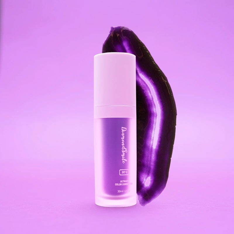 Diamond Smile Purple Teeth Bleaching värinkorjaus - seerumin violetti valkaisugeeli violetilla taustalla.